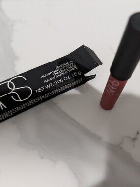 Nars high intensity lip pencil Cruella